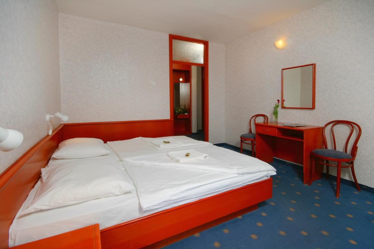 Hotel Laguna Gradac  Εξωτερικό φωτογραφία