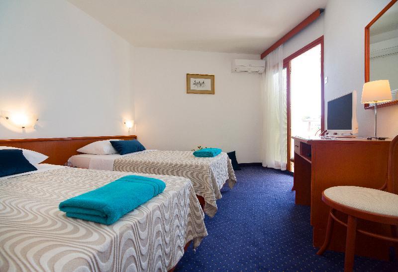 Hotel Laguna Gradac  Εξωτερικό φωτογραφία